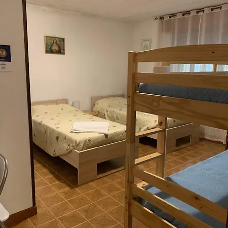 לינה וארוחת בוקר Solidea 3*